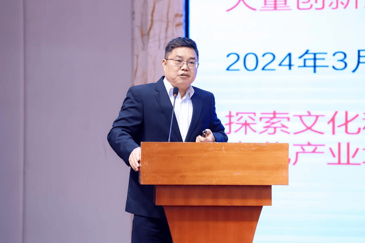 业发展新趋势探索“卡牌+”无限可能瓦力棋牌游戏杨明品：展望国产文化产(图1)